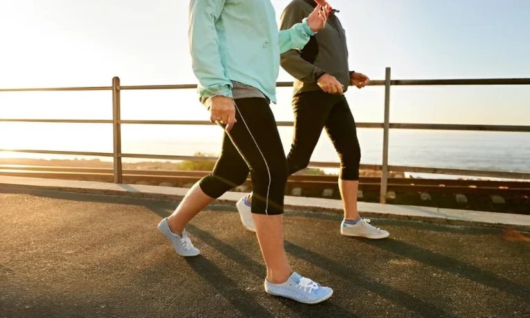 Functional Resistance for Women: Design, Posture, and Long-Term Bone Health